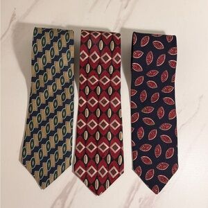 Classic Men's Patterned Tie - Red, Navy, Green